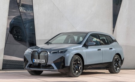 2022 BMW iX xDrive50 Front Three-Quarter Wallpapers  450x275 (47)