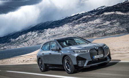 2022 BMW iX xDrive50 Front Three-Quarter Wallpapers 450x275 (10)