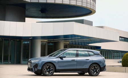 2022 BMW iX xDrive50 Side Wallpapers  450x275 (51)