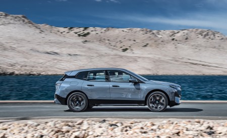 2022 BMW iX xDrive50 Side Wallpapers  450x275 (23)