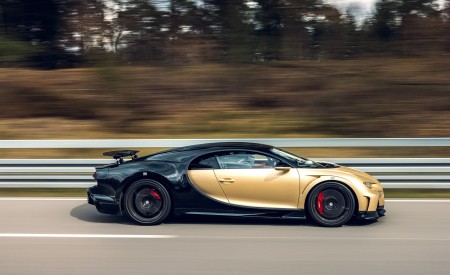 2022 Bugatti Chiron Super Sport Hight-Speed Testing Wallpapers 450x275 (4)