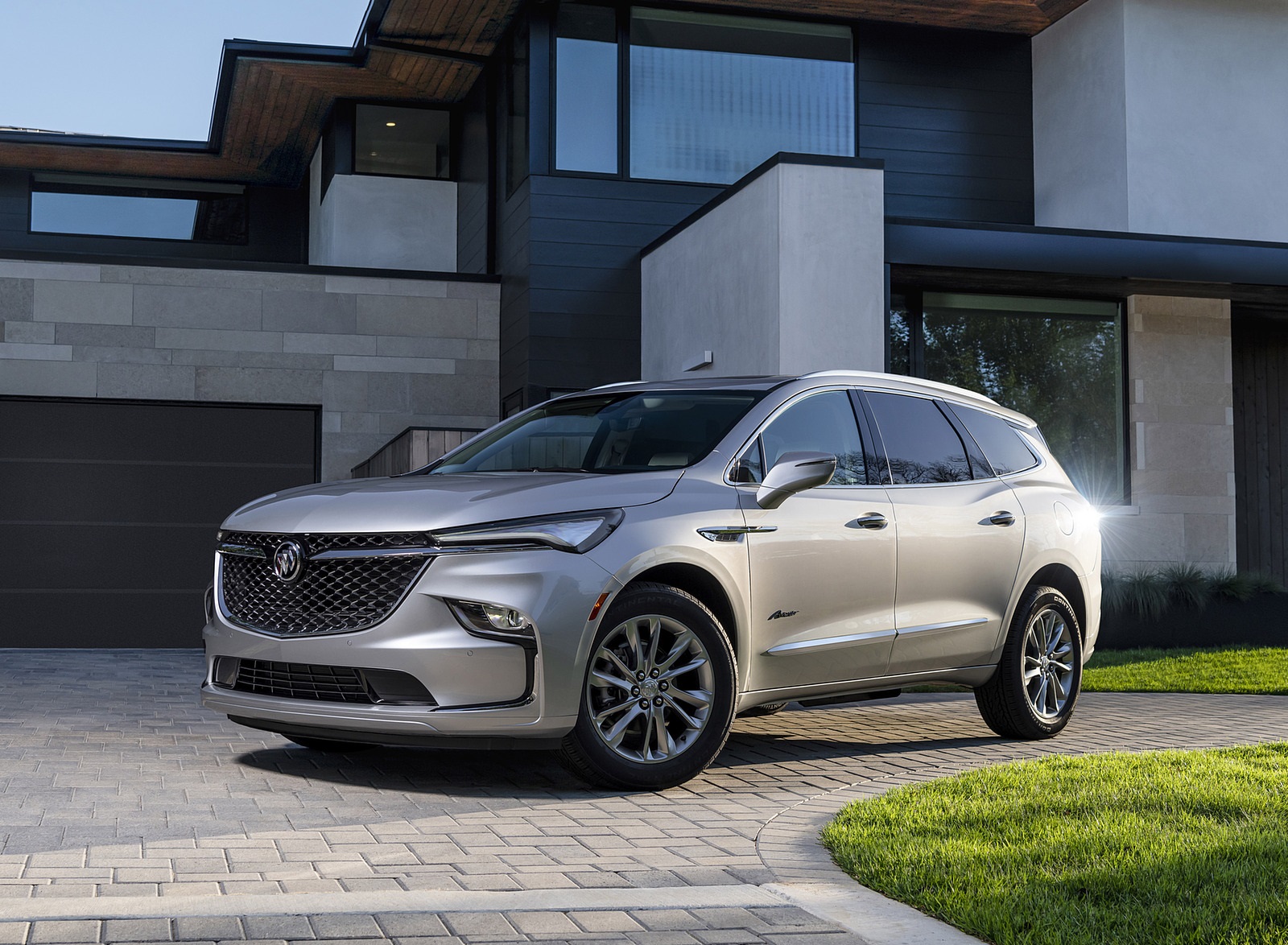 2022 Buick Enclave Avenir Front Three-Quarter Wallpapers (6)