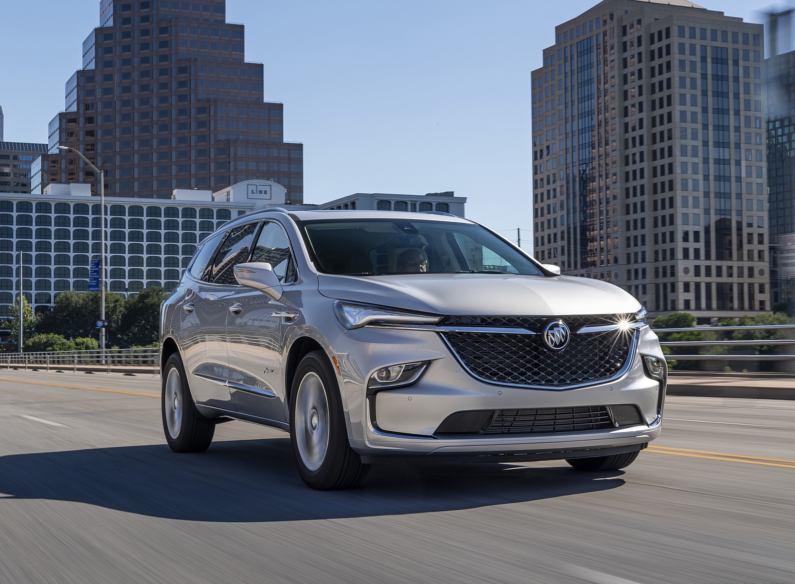 2022 Buick Enclave Avenir Front Three-Quarter Wallpapers (1)