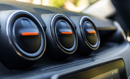2022 Dacia Duster Extreme Interior Detail Wallpapers 450x275 (37)