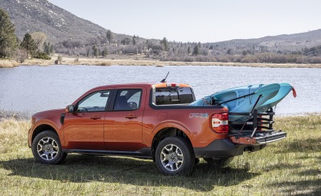 2022 Ford Maverick 2L-EcoBoost AWD Lariat Rear Three-Quarter Wallpapers 450x275 (9)