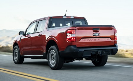 2022 Ford Maverick 2L-EcoBoost AWD Lariat Rear Three-Quarter Wallpapers 450x275 (4)