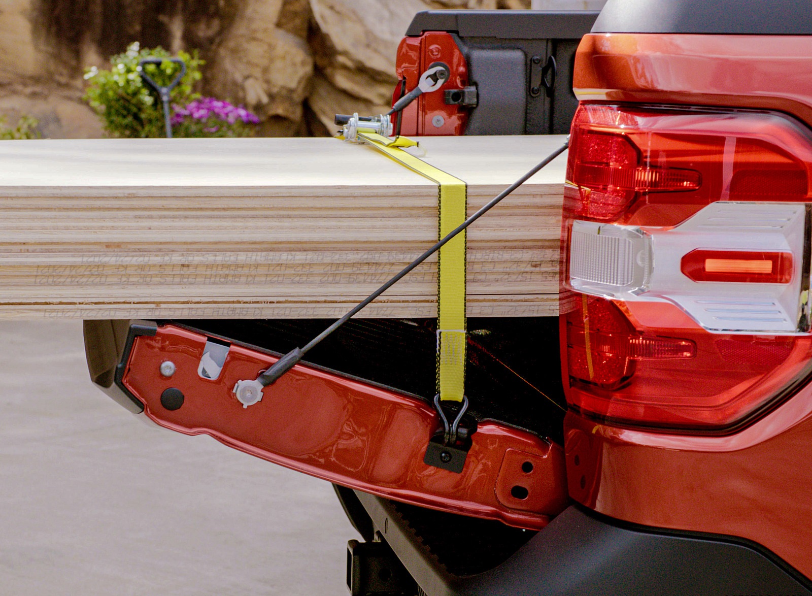 2022 Ford Maverick 2L-EcoBoost AWD Lariat Tailgate Wallpapers #12 of 43