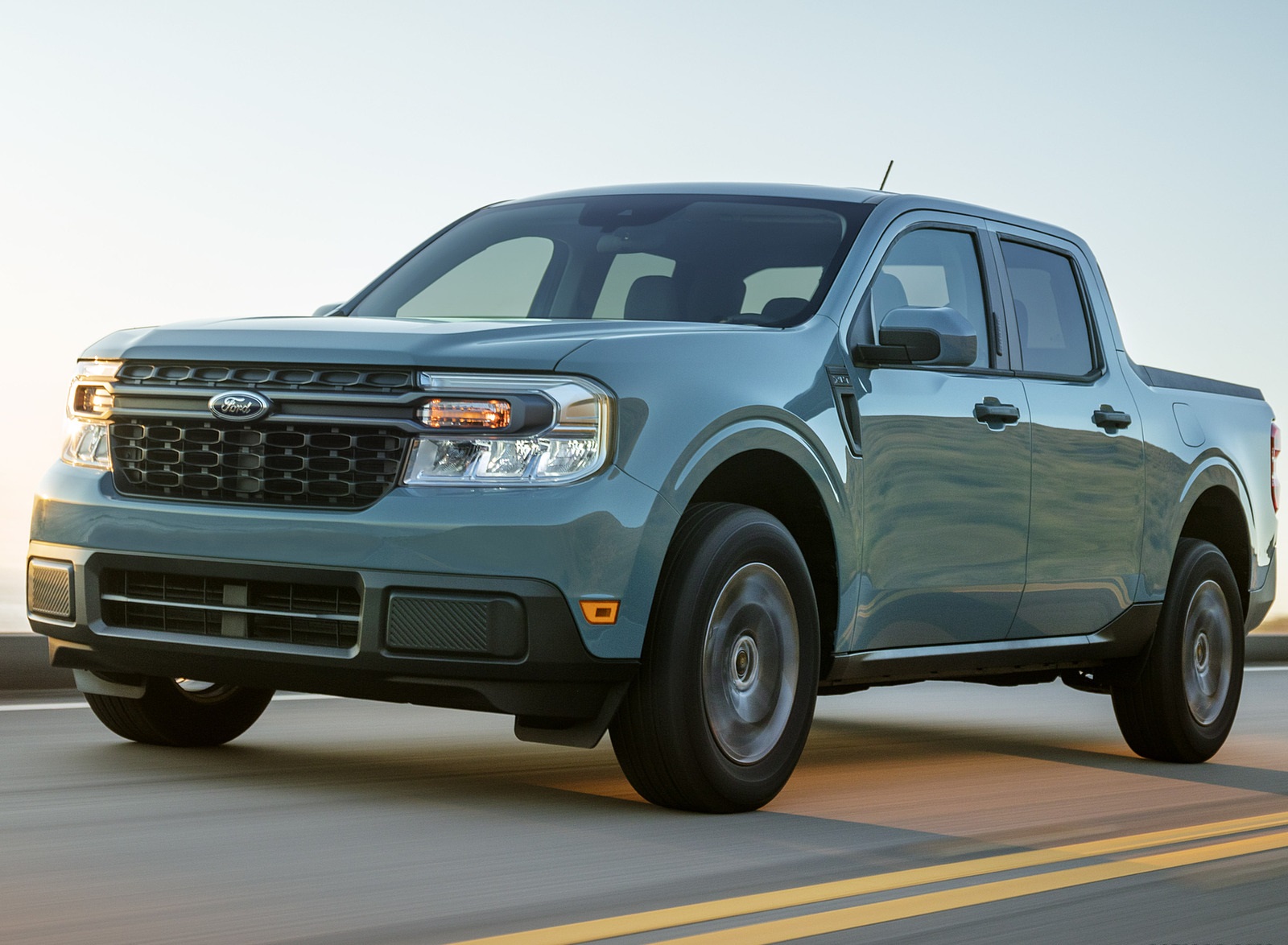 2022 Ford Maverick Hybrid XLT Front Three-Quarter Wallpapers  (3)