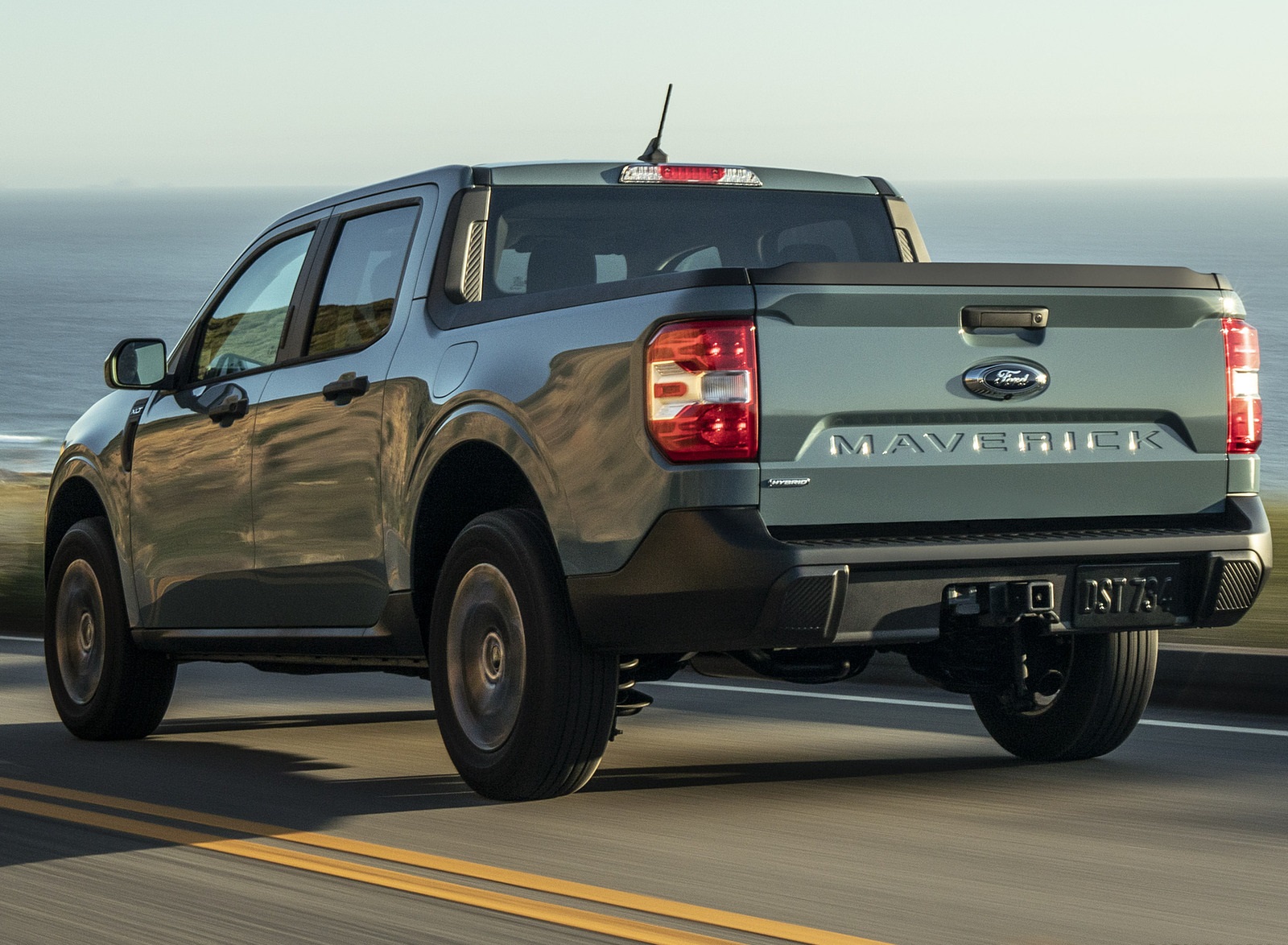 2022 Ford Maverick Hybrid XLT Rear Three-Quarter Wallpapers (4)