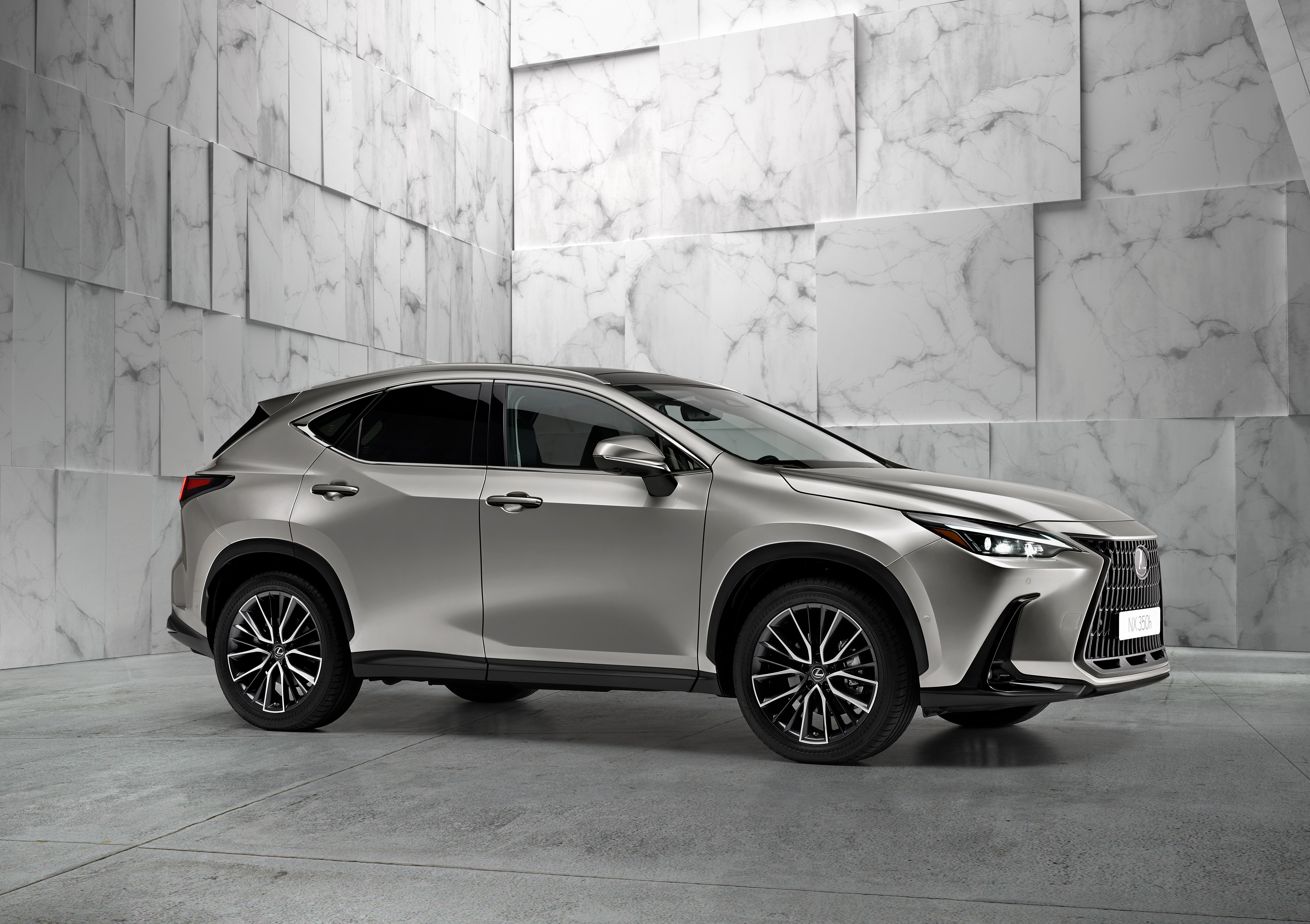 2022 Lexus NX 350h AWD Hybrid Front Three-Quarter Wallpapers (6)