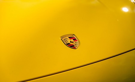 2022 Porsche 911 Carrera GTS Badge Wallpapers  450x275 (21)