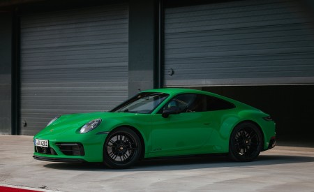 2022 Porsche 911 Carrera GTS (Color: Python Green) Front Three-Quarter Wallpapers 450x275 (100)