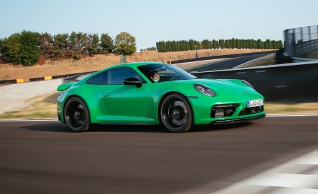 2022 Porsche 911 Carrera GTS (Color: Python Green) Front Three-Quarter Wallpapers 450x275 (91)