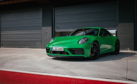 2022 Porsche 911 Carrera GTS (Color: Python Green) Front Three-Quarter Wallpapers 450x275 (101)