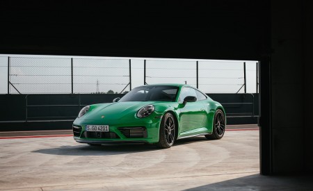 2022 Porsche 911 Carrera GTS (Color: Python Green) Front Three-Quarter Wallpapers 450x275 (111)