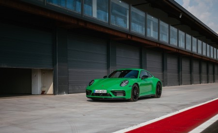 2022 Porsche 911 Carrera GTS (Color: Python Green) Front Three-Quarter Wallpapers 450x275 (102)