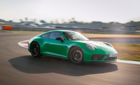 2022 Porsche 911 Carrera GTS (Color: Python Green) Front Three-Quarter Wallpapers 450x275 (81)