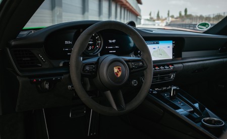 2022 Porsche 911 Carrera GTS (Color: Python Green) Interior Wallpapers 450x275 (133)