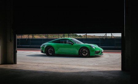 2022 Porsche 911 Carrera GTS (Color: Python Green) Side Wallpapers 450x275 (115)