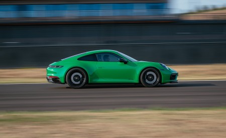2022 Porsche 911 Carrera GTS (Color: Python Green) Side Wallpapers 450x275 (97)