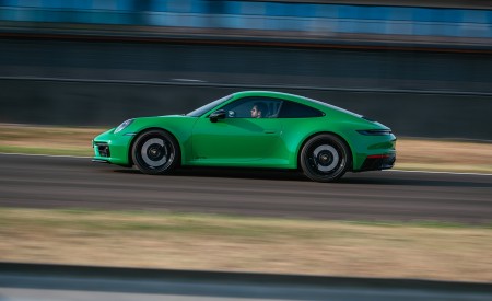 2022 Porsche 911 Carrera GTS (Color: Python Green) Side Wallpapers 450x275 (99)