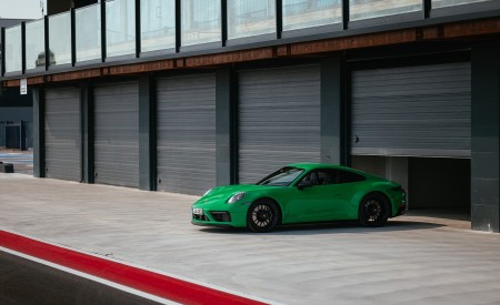 2022 Porsche 911 Carrera GTS (Color: Python Green) Side Wallpapers 450x275 (108)