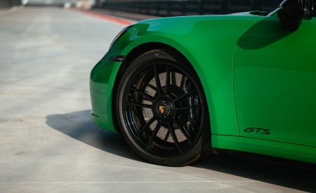 2022 Porsche 911 Carrera GTS (Color: Python Green) Wheel Wallpapers 450x275 (120)