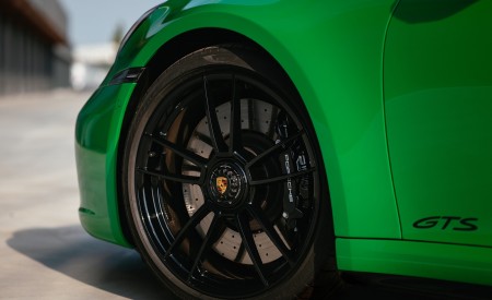 2022 Porsche 911 Carrera GTS (Color: Python Green) Wheel Wallpapers 450x275 (121)
