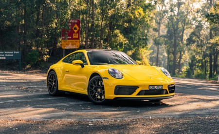 2022 Porsche 911 Carrera GTS Front Three-Quarter Wallpapers  450x275 (8)