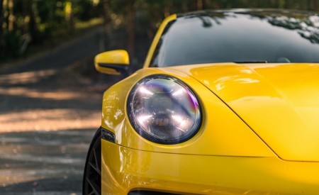 2022 Porsche 911 Carrera GTS Headlight Wallpapers 450x275 (17)