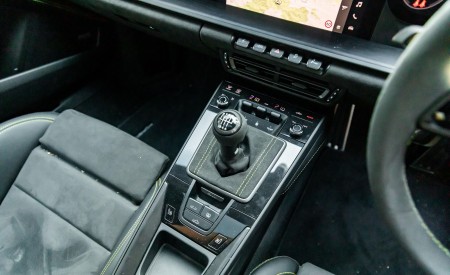 2022 Porsche 911 Carrera GTS Interior Detail Wallpapers 450x275 (40)