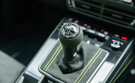 2022 Porsche 911 Carrera GTS Interior Detail Wallpapers  450x275 (41)