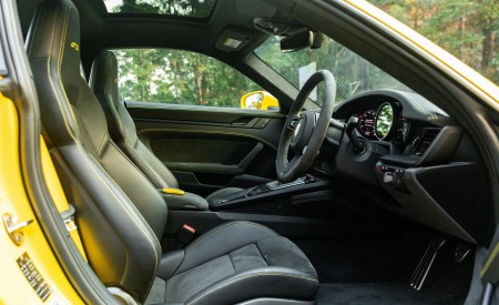 2022 Porsche 911 Carrera GTS Interior Front Seats Wallpapers 450x275 (35)
