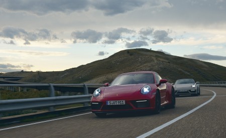 2022 Porsche 911 Carrera GTS and 911 Targa 4 GTS Front Wallpapers 450x275 (141)
