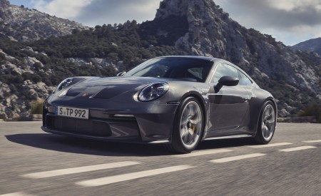 2022 Porsche 911 GT3 with Touring Package Front Three-Quarter Wallpapers 450x275 (97)