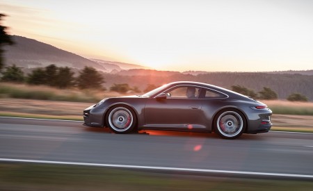 2022 Porsche 911 GT3 with Touring Package (MT; Color: Agate Grey Metallic) Side Wallpapers 450x275 (61)