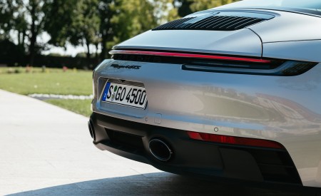 2022 Porsche 911 Targa 4 GTS (Color: GT Silver Metallic) Detail Wallpapers 450x275 (37)