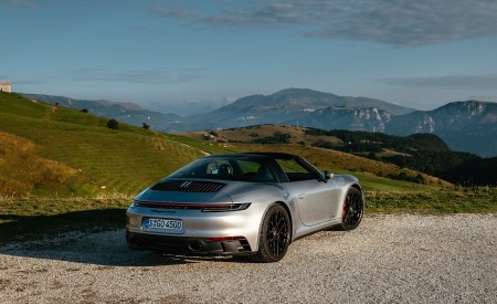 2022 Porsche 911 Targa 4 GTS (Color: GT Silver Metallic) Rear Three-Quarter Wallpapers 450x275 (25)