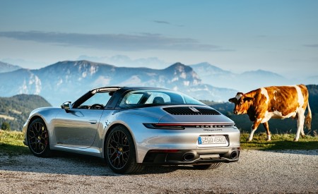 2022 Porsche 911 Targa 4 GTS (Color: GT Silver Metallic) Rear Three-Quarter Wallpapers 450x275 (32)