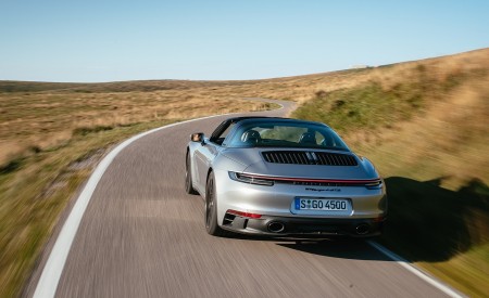 2022 Porsche 911 Targa 4 GTS (Color: GT Silver Metallic) Rear Wallpapers 450x275 (14)