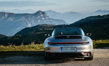 2022 Porsche 911 Targa 4 GTS (Color: GT Silver Metallic) Rear Wallpapers 450x275 (31)