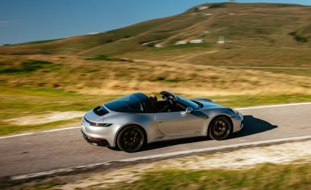 2022 Porsche 911 Targa 4 GTS (Color: GT Silver Metallic) Side Wallpapers 450x275 (19)