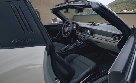 2022 Porsche 911 Targa 4 GTS Interior Wallpapers 450x275 (68)