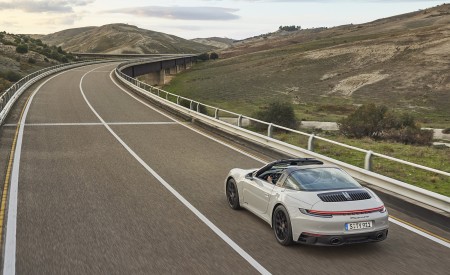 2022 Porsche 911 Targa 4 GTS Rear Three-Quarter Wallpapers 450x275 (53)