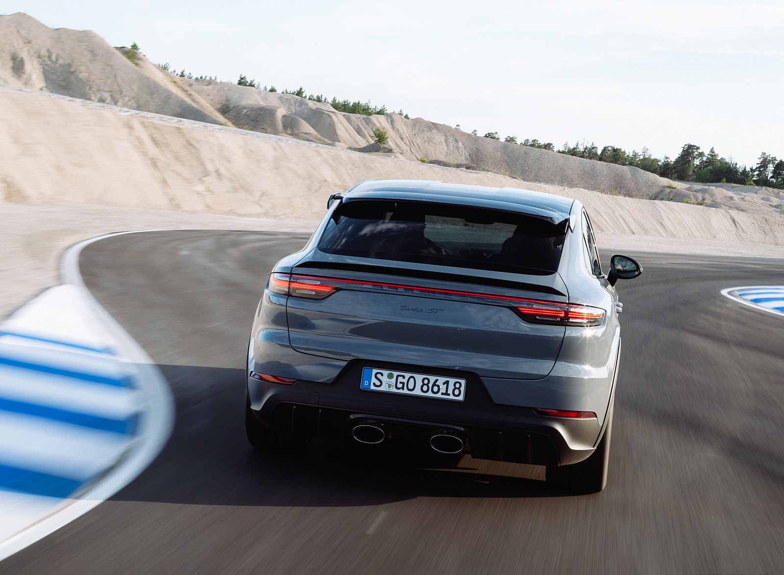 2022 Porsche Cayenne Turbo GT (Color: Arctic Grey) Rear Wallpapers #134 of 231