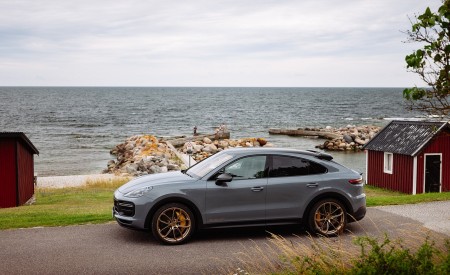 2022 Porsche Cayenne Turbo GT (Color: Arctic Grey) Side Wallpapers 450x275 (144)