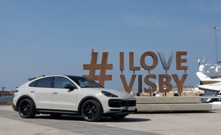 2022 Porsche Cayenne Turbo GT (Color: Crayon) Front Three-Quarter Wallpapers 450x275 (186)