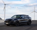 2022 Porsche Cayenne Turbo GT (Color: Jet Black Metallic) Front Three-Quarter Wallpapers 150x120 (20)