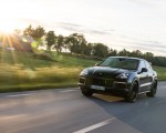 2022 Porsche Cayenne Turbo GT (Color: Jet Black Metallic) Front Three-Quarter Wallpapers 150x120 (4)