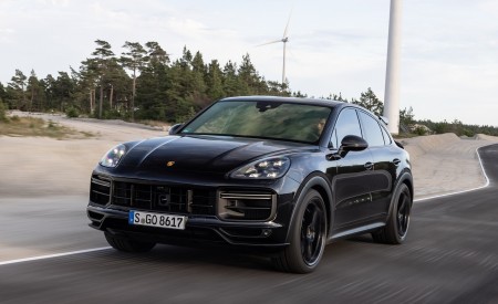 2022 Porsche Cayenne Turbo GT (Color: Jet Black Metallic) Front Wallpapers 450x275 (13)